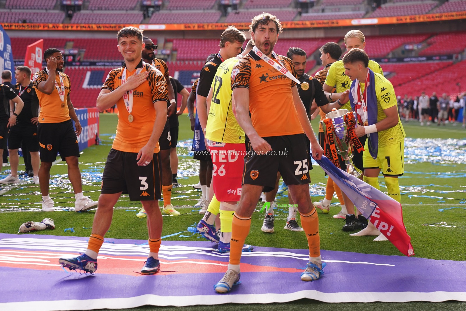 Hull city celebrate play off win during the Sky Bet Championship Playoffs Final match Hull City vs Middlesbrough at Wembley Stadium, London, United Kingdom on 23 May 2026

(Photo by Harvey Murphy/News Images)