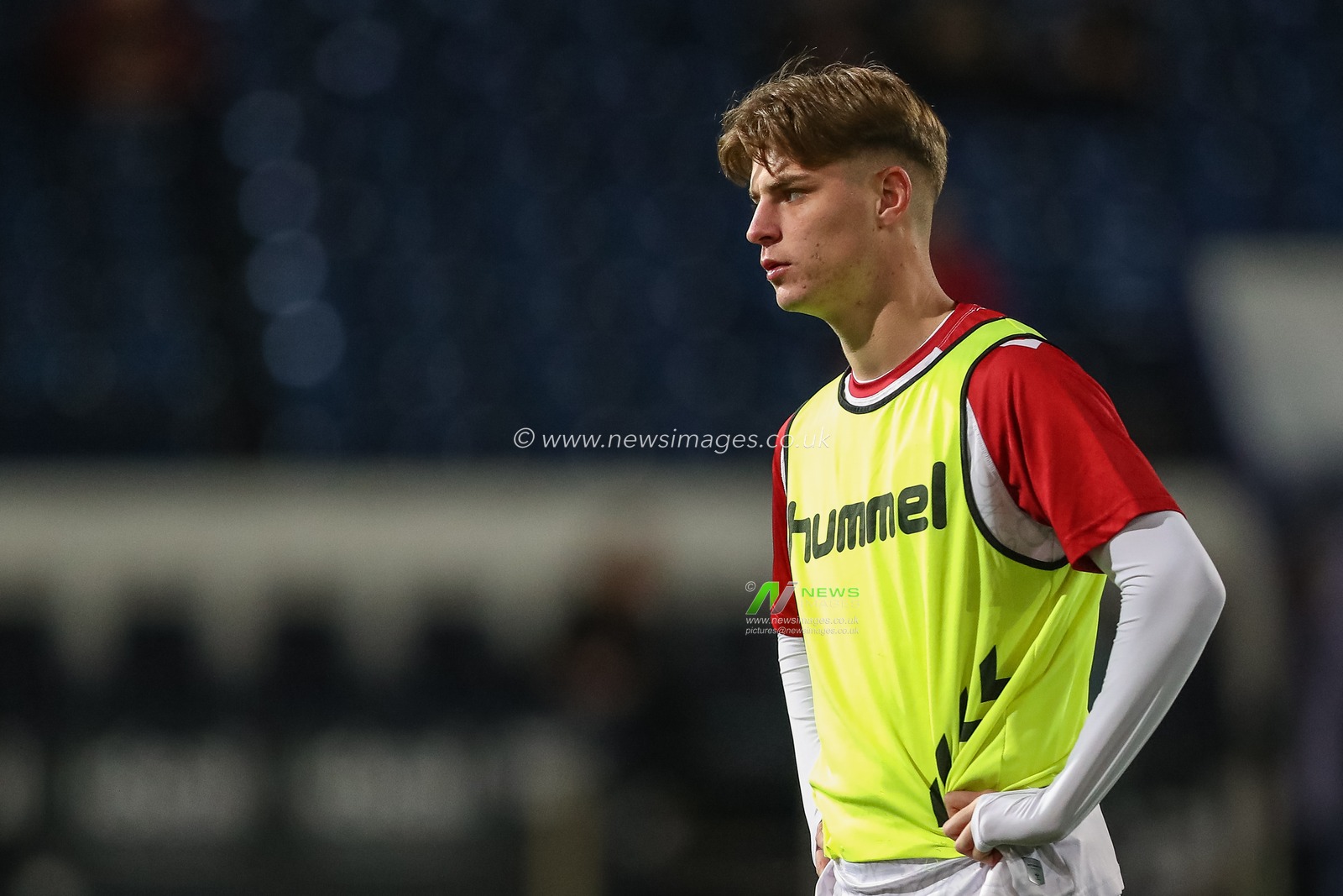 Alex Scott #7 of Bristol City during the pre-game warm up ahead of the Sky Bet Championship match West Bromwich Albion vs Bristol City at The Hawthorns, West Bromwich, United Kingdom, 18th October 2022

(Photo by Gareth Evans/News Images)
