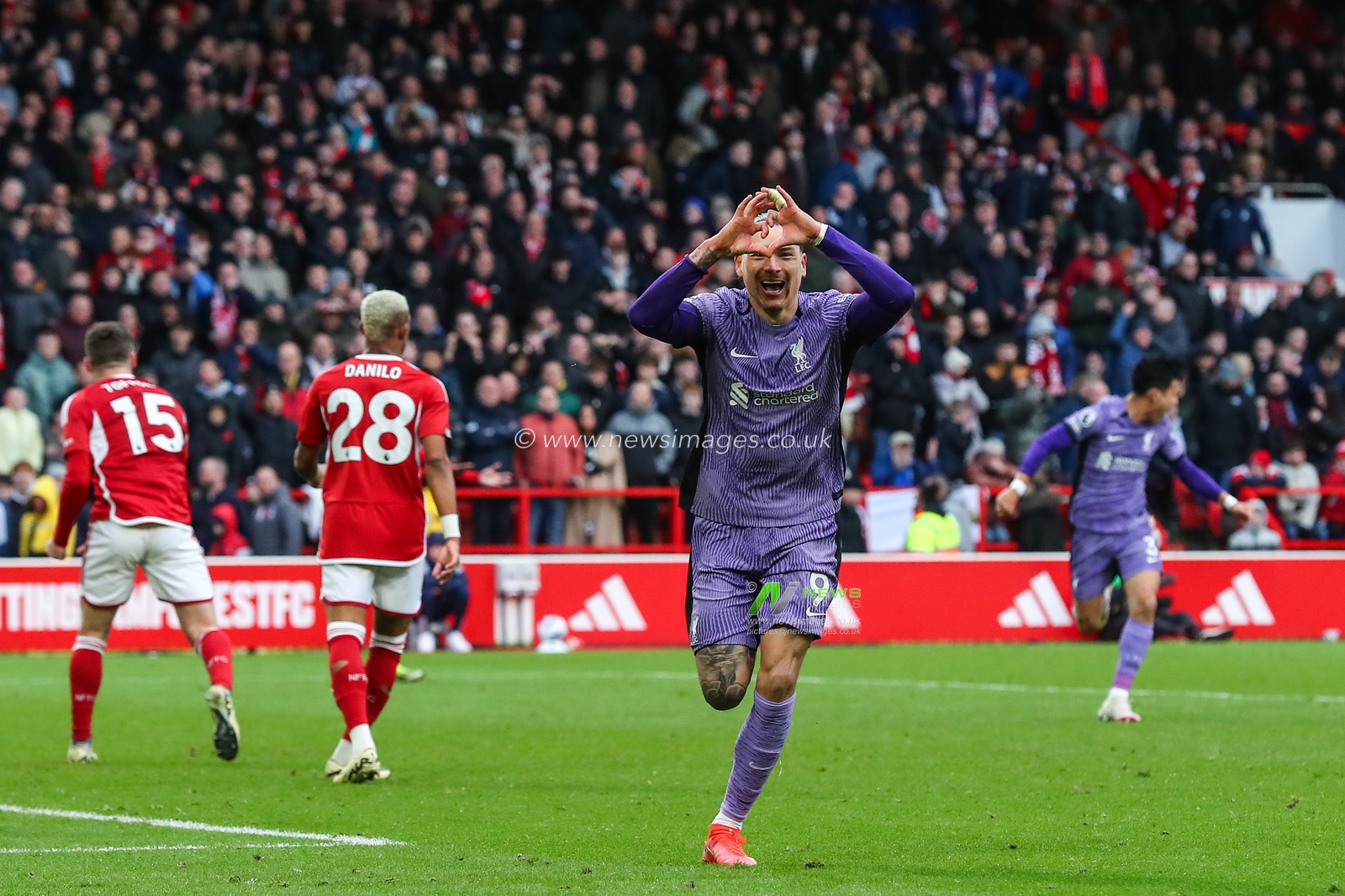 Darwin NÃºÃ±ez of Liverpool celebrates his goal to make it 0-1 during the Premier League match Nottingham Forest vs Liverpool at City Ground, Nottingham, United Kingdom, 2nd March 2024

(Photo by Gareth Evans/News Images)