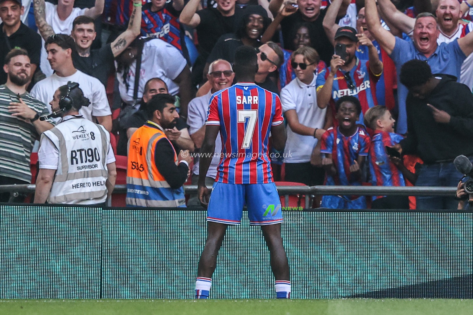Ismaïla Sarr of Crystal Palace celebrates his goal to make it 2-2 during the The FA Community Shield match Crystal Palace vs Liverpool at Wembley Stadium, London, United Kingdom, 10th August 2025

(Photo by Alfie Cosgrove/News Images)