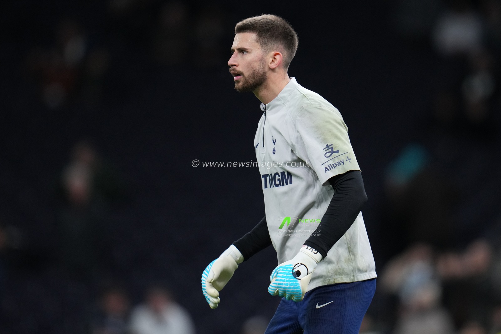 Guglielmo Vicario of Tottenham Hotspur ahead of the Premier League match Tottenham Hotspur vs Fulham at Tottenham Hotspur Stadium, London, United Kingdom, 29th November 2025

(Photo by Harvey Murphy/News Images)

*** GER AUT SUI OUT ***