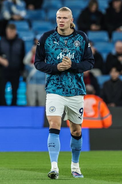 Erling Haaland of Manchester City in the pregame warmup session during the Premier League match Manchester City vs Nottingham Forest at Etihad Stadium, Manchester, United Kingdom on 04 March 2026

(Photo by Mark Cosgrove/News Images)