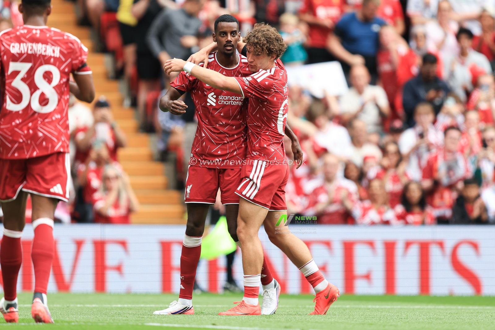 Alexander Isak of Liverpool celebrates after scoring to make it 1-0 during the pre-season friendly match Liverpool vs Monaco at Anfield, Liverpool, United Kingdom on 09 August 2026

(Photo by Jorge Horsted/News Images)