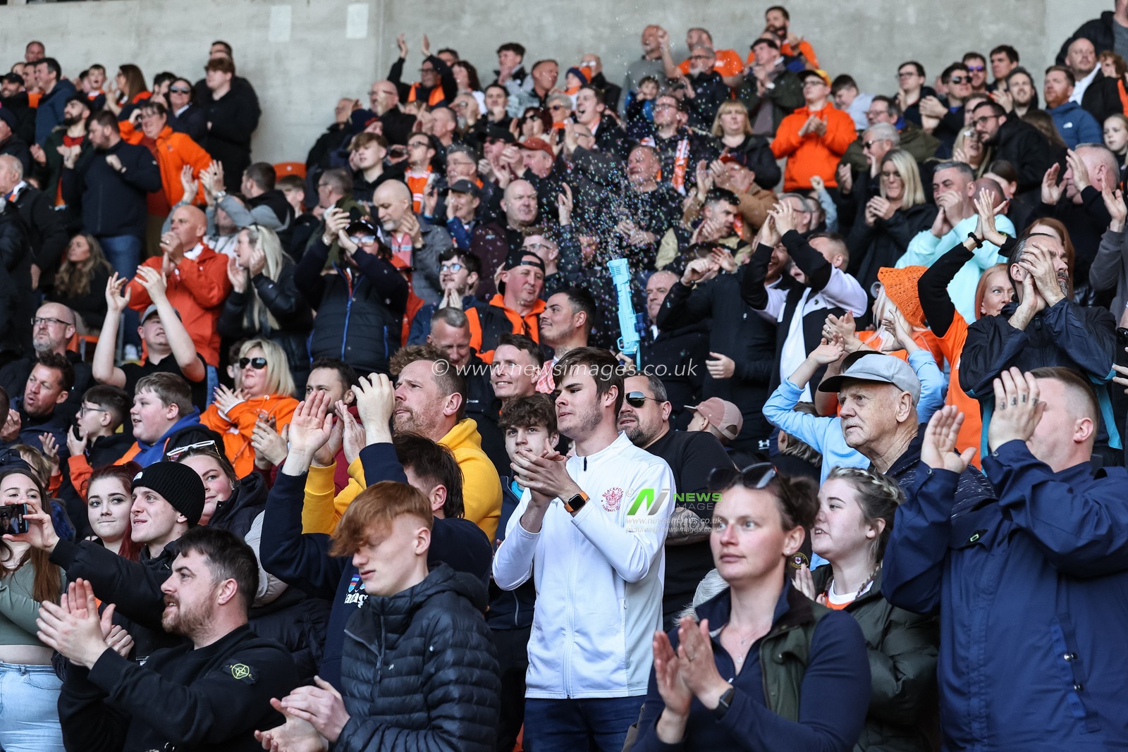 Blackpool fans celebrate the goal of Sonny Carey of Blackpool to make it 1-0 during the Sky Bet League 1 match Blackpool vs Barnsley at Bloomfield Road, Blackpool, United Kingdom, 20th April 2024

(Photo by Mark Cosgrove/News Images)
