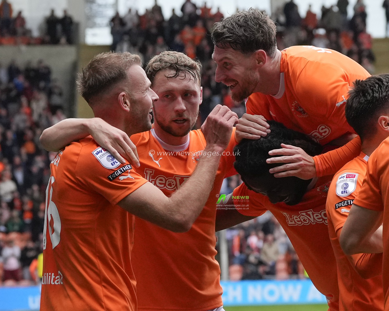 Jordan Rhodes #16 of Blackpool celebrates scoring during the Sky Bet League 1 match Blackpool vs Reading at Bloomfield Road, Blackpool, United Kingdom, 23rd September 2023

(Photo by Steve Flynn/News Images)