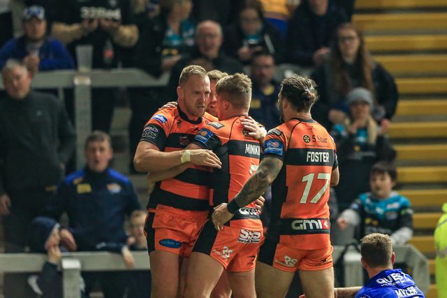 Betfred Super League round 8 Leeds Rhinos vs Castleford Tigers