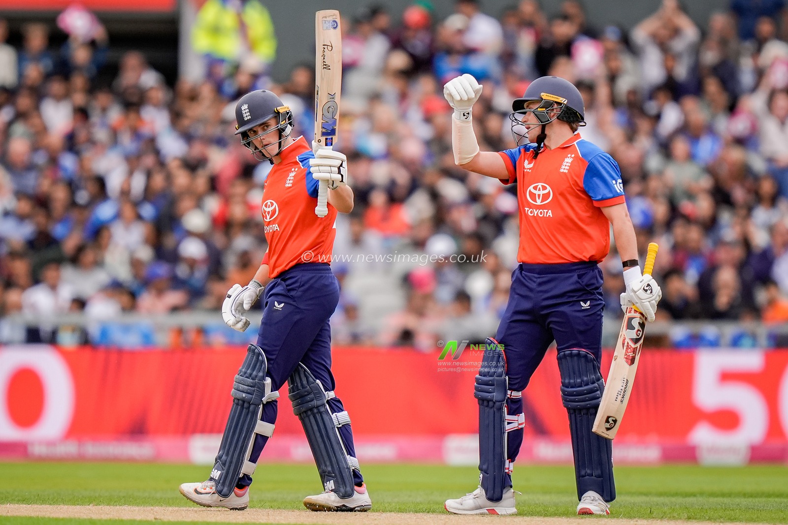 Jacob Bethell of England celebrates a half century during the Second Vitality T20 International match England vs India at Old Trafford, Manchester, United Kingdom on 04 July 2026

(Photo by Maynard Manyowa/News Images)