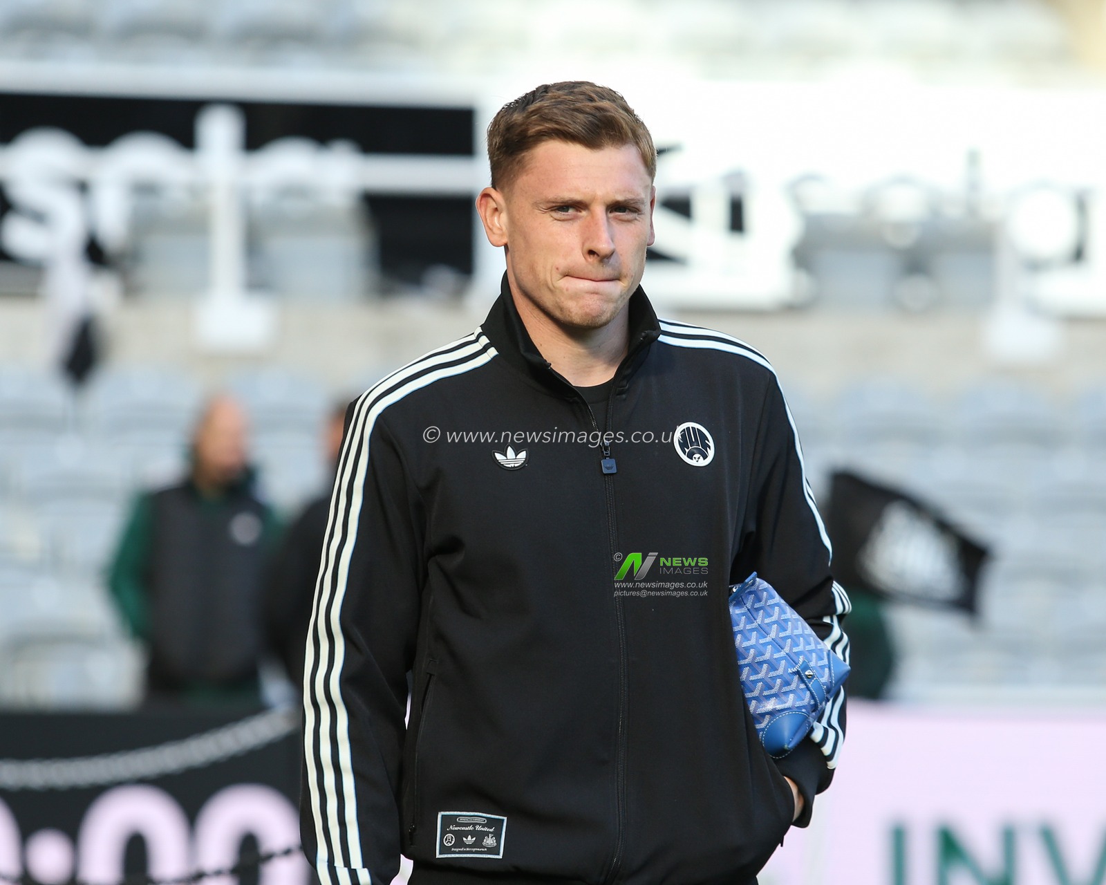Harvey Barnes of Newcastle United arrives ahead of the Premier League match Newcastle United vs Fulham at St. James's Park, Newcastle, United Kingdom, 25th October 2025

(Photo by Richard Bierton/News Images)