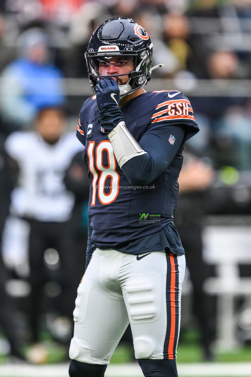 Caleb Williams of the Chicago Bears during the Week 6 match Chicago Bears vs Jacksonville Jaguars at Tottenham Hotspur Stadium, London, United Kingdom, 13th October 2024

(Photo by Craig Thomas/News Images)