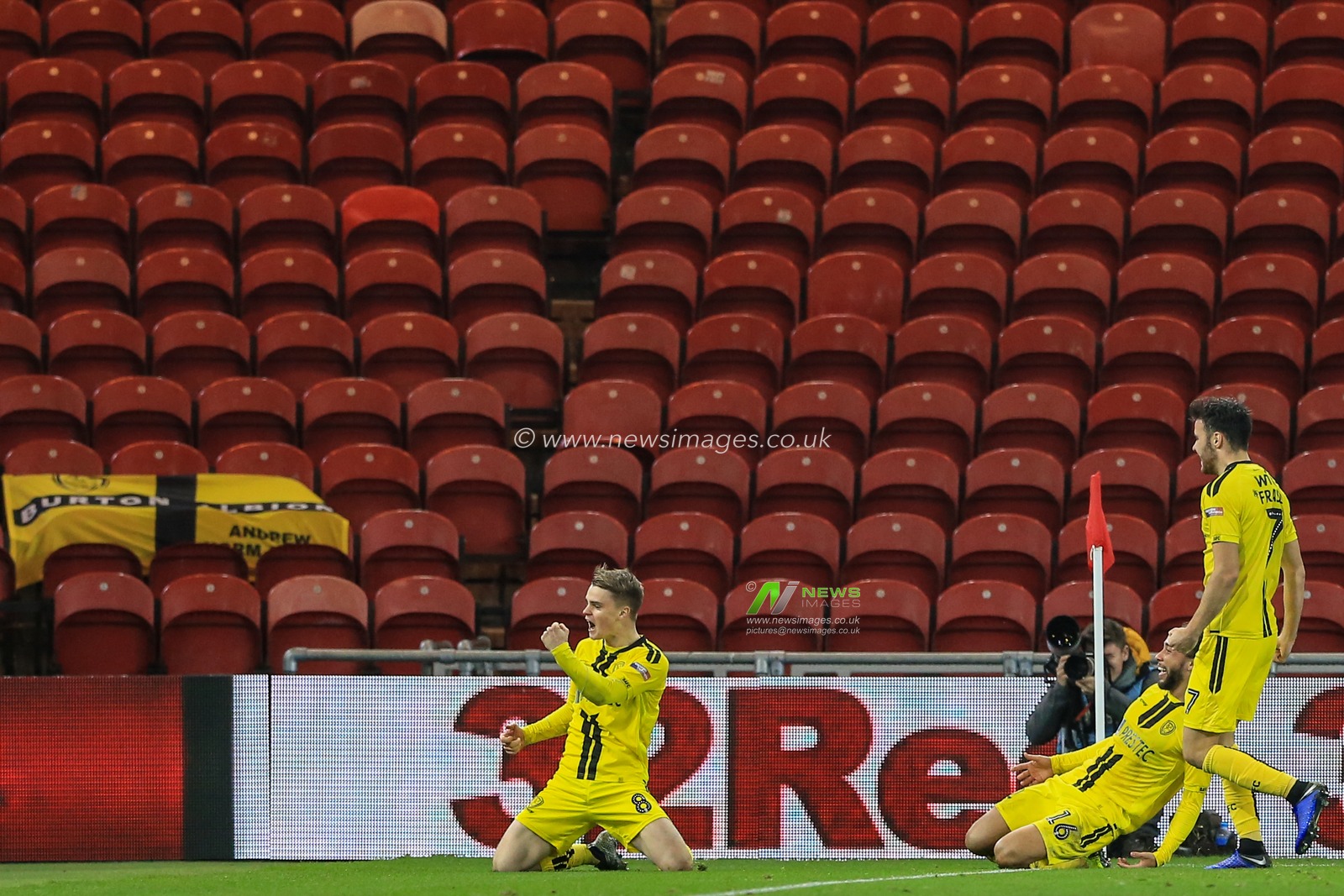 18th December 2018, Riverside Stadium, Middlesbrough, England; Carabao EFL Cup, Quarter Final, Middlesbrough vs  Burton Albion : Jake Hesketh (08) of Burton Albion celebrates his goal to make it 0-1


Credit: Mark Cosgrove/News Images

English Football League images are subject to DataCo Licence