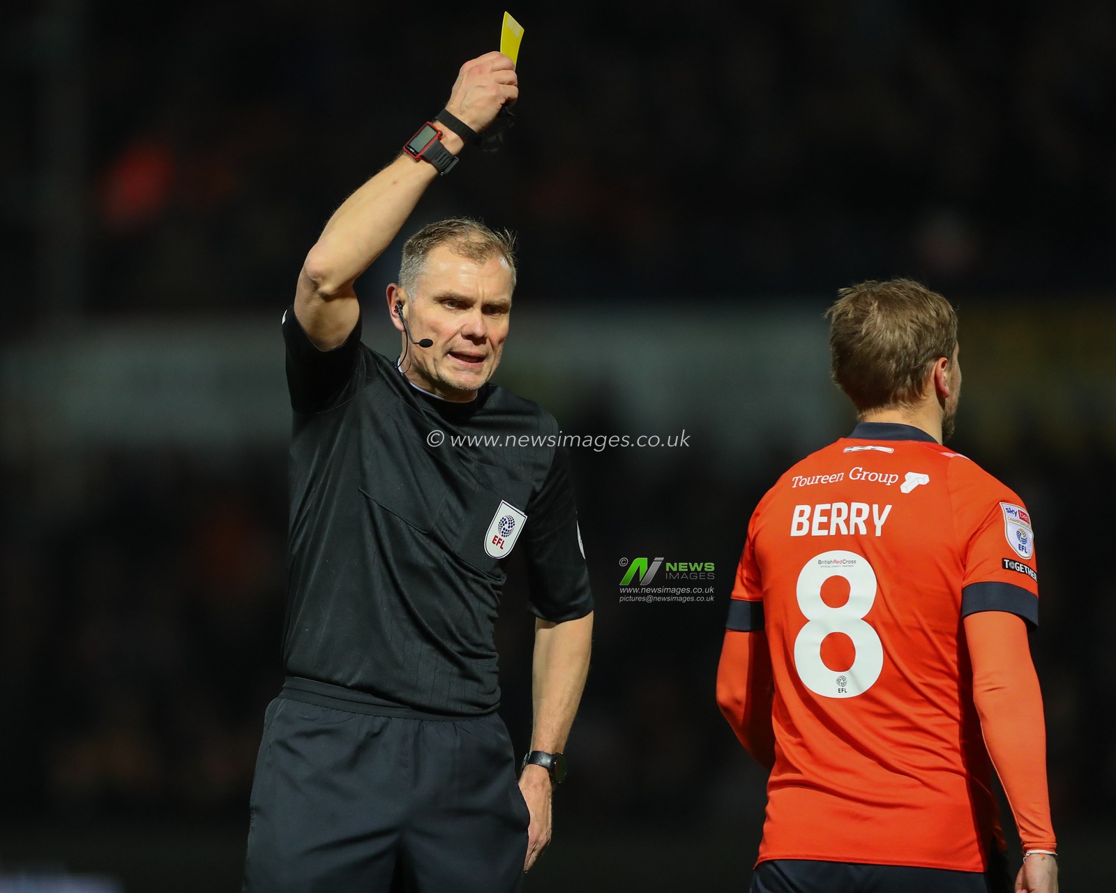 Luke Berry #8 of Luton Town receives a yellow card from referee Graham Scott during the Sky Bet Championship match Luton Town vs Middlesbrough at Kenilworth Road, Luton, United Kingdom, 24th April 2023

(Photo by Gareth Evans/News Images)