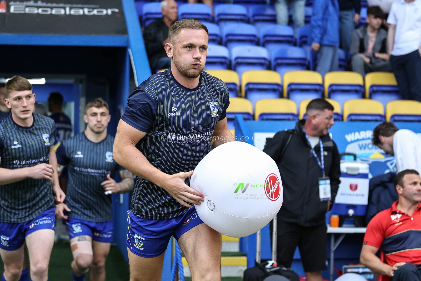 Ben Currie of Warrington Wolves in the pre-game warm up during the Betfred Super League Round 20 match Warrington Wolves vs Hull KR at Halliwell Jones Stadium, Warrington, United Kingdom, 2nd August 2024

(Photo by Mark Cosgrove/News Images)