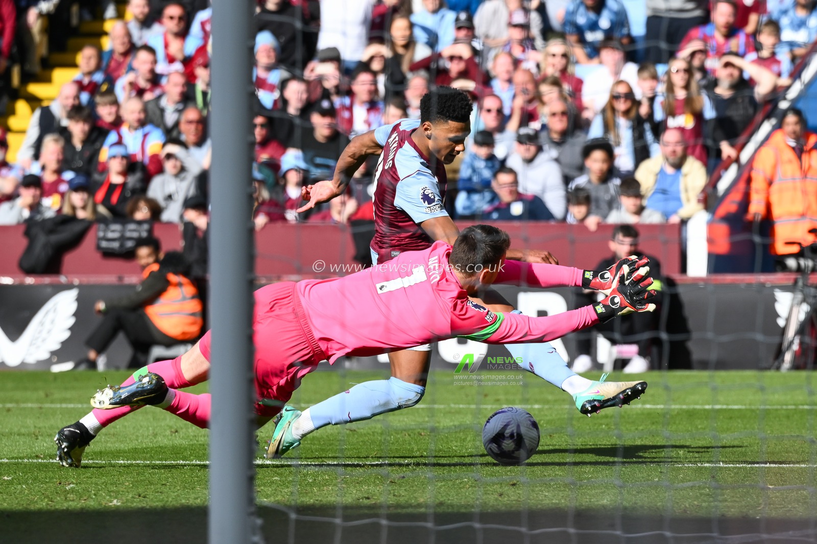 Ollie Watkins of Aston Villa shoots at goal during the Premier League match Aston Villa vs Bournemouth at Villa Park, Birmingham, United Kingdom, 21st April 2024

(Photo by Craig Thomas/News Images)