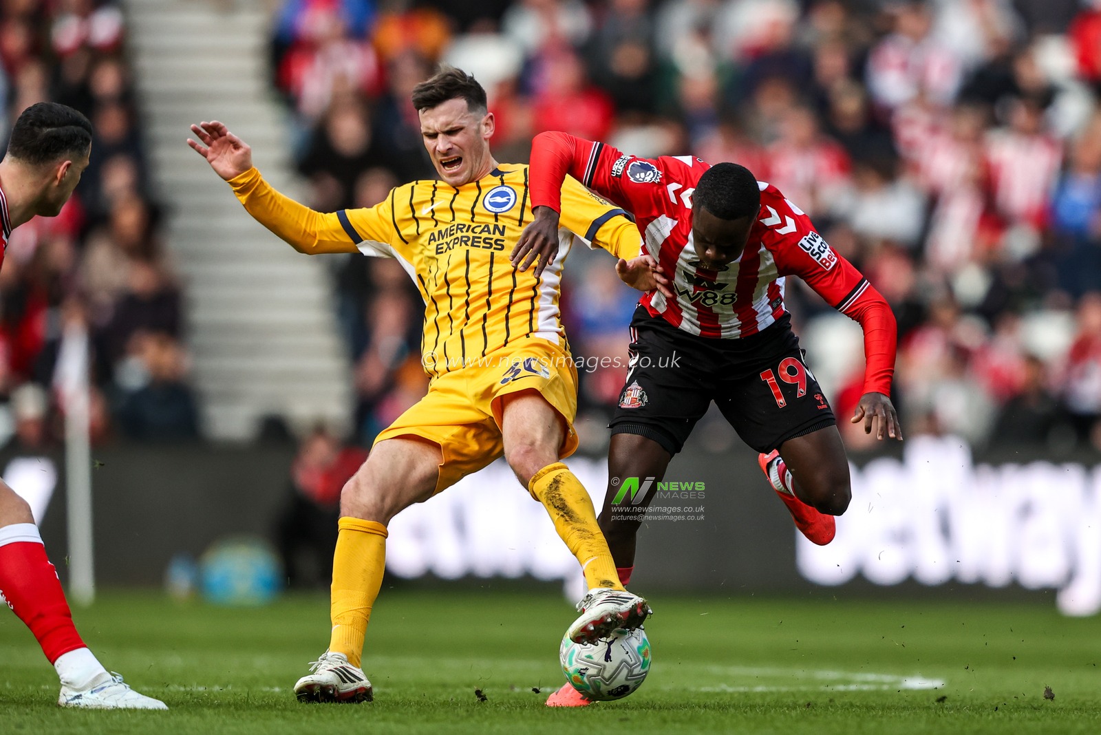 Pascal Groß of Brighton & Hove Albion fouled by Habib Diarra of Sunderland during the Premier League match Sunderland vs Brighton & Hove Albion at Stadium Of Light, Sunderland, United Kingdom on 14 March 2026

(Photo by Alfie Cosgrove/News Images)