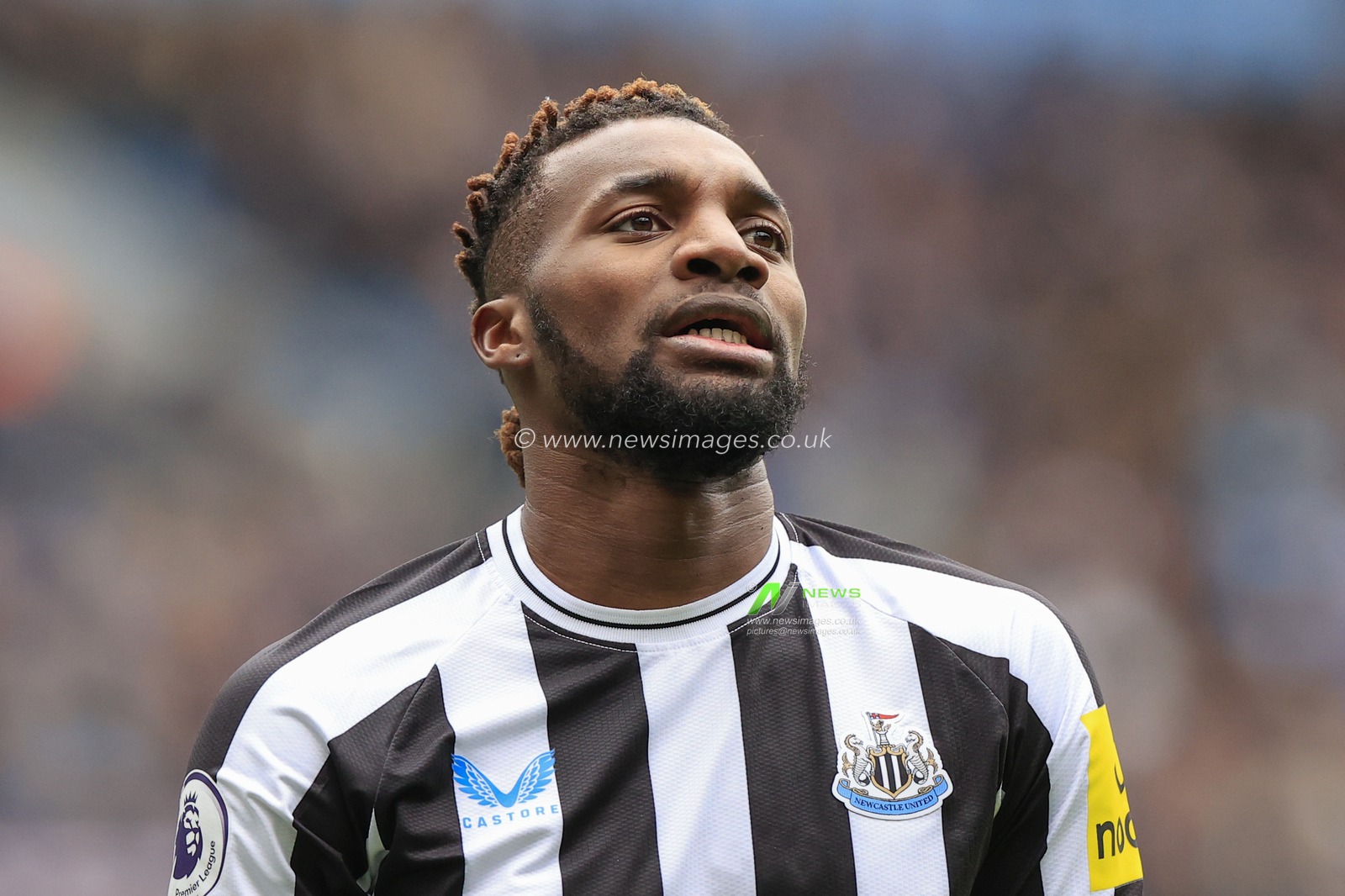 Allan Saint-Maximin #10 of Newcastle United  during the Premier League match Manchester City vs Newcastle United at Etihad Stadium, Manchester, United Kingdom, 4th March 2023

(Photo by Conor Molloy/News Images)