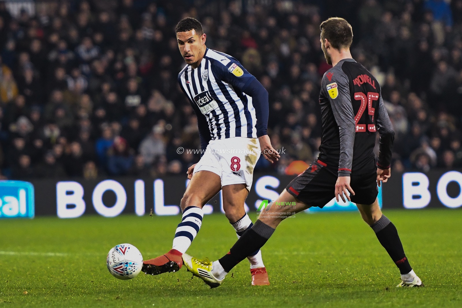 20th January 2020, The Hawthorns, West Bromwich, England; Sky Bet Championship, West Bromwich Albion v Stoke City : Jake Livermore (8) of West Bromwich Albion delivers a pass to the wing
