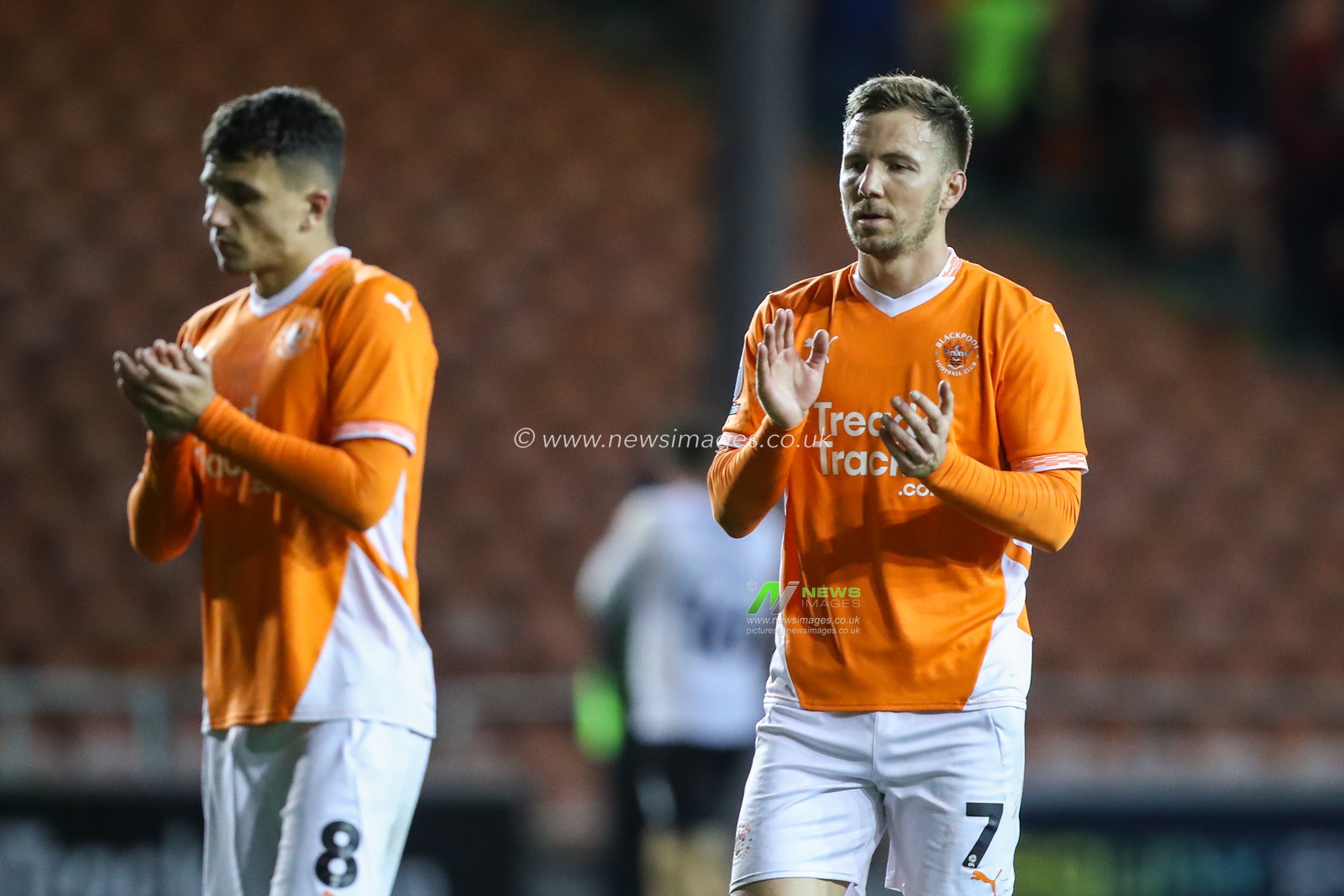 Lee Evans of Blackpool applauds the home fans after the Sky Bet League 1 match Blackpool vs Lincoln City at Bloomfield Road, Blackpool, United Kingdom, 1st October 2024

(Photo by Gareth Evans/News Images)