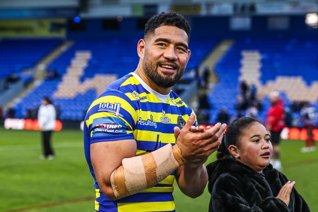 Kelepi Tanginoa of Warrington Wolves applauds the fans after the game during the Betfred Challenge Cup Quarter Final match Warrington Wolves vs Leigh Leopards at The Halliwell Jones Stadium, Warrington, United Kingdom on 11 April 2026

(Photo by Alfie Cosgrove/News Images)