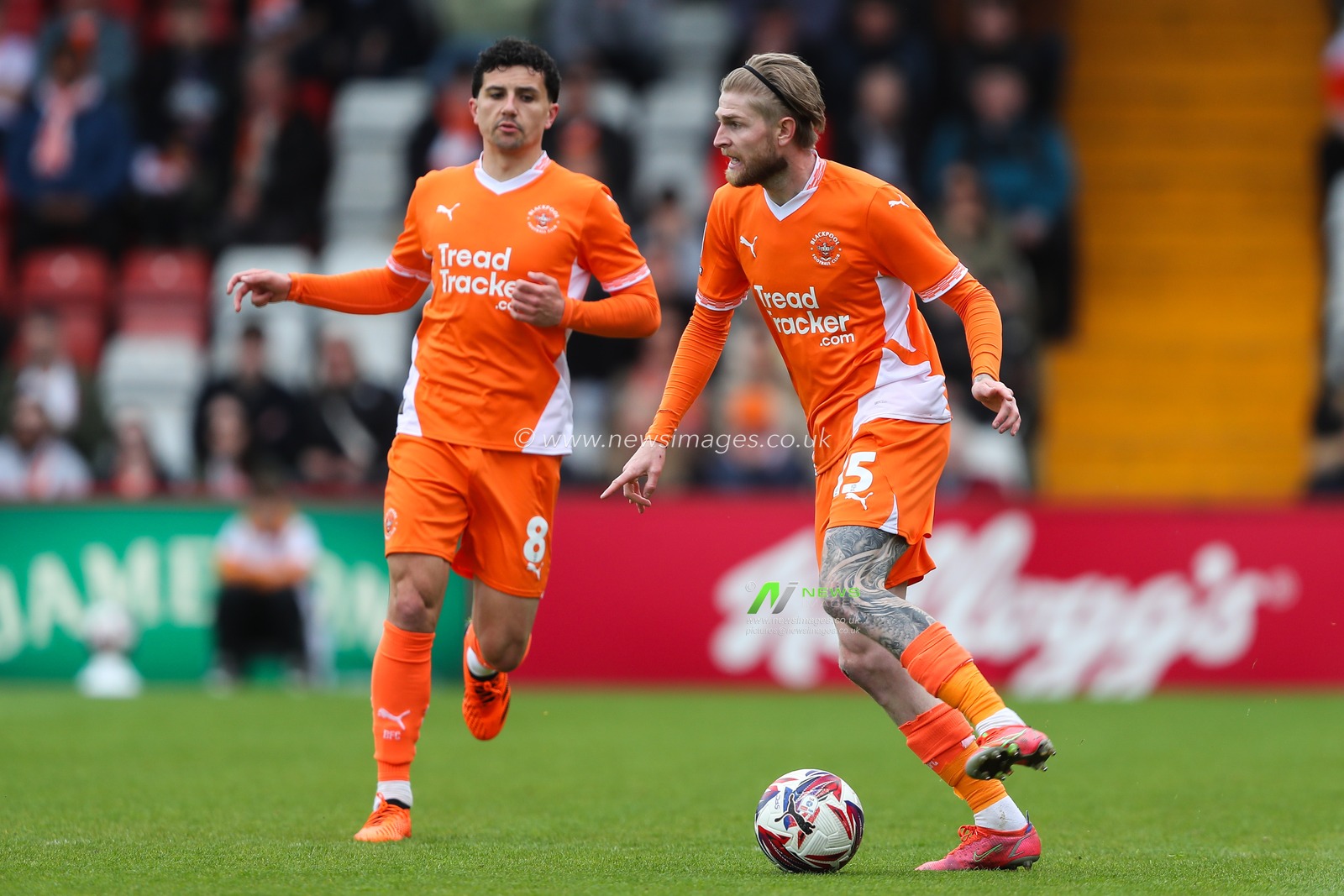 Hayden Coulson of Blackpool goes forward with the ball during the Sky Bet League 1 match Stevenage vs Blackpool at Lamex Stadium, Stevenage, United Kingdom, 18th April 2025

(Photo by Gareth Evans/News Images)