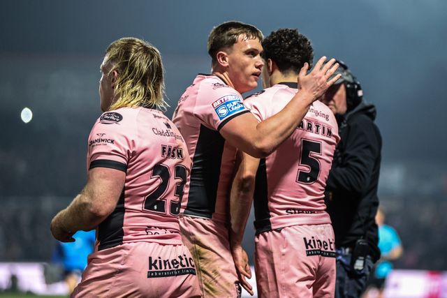 Lewis Martin of Hull FC celebrates his try during the Betfred Super League match Wakefield Trinity vs Hull FC at DIY Kitchens Stadium, Wakefield, United Kingdom on 05 March 2026

(Photo by Alfie Cosgrove/News Images)