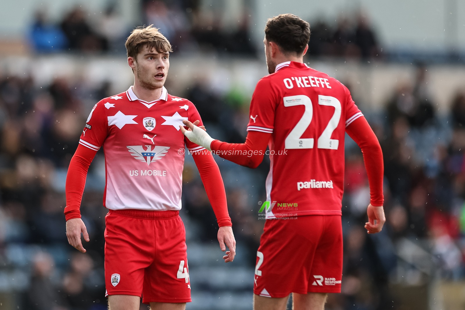 Corey O'Keeffe of Barnsley speaks to Luca Connell of Barnsley during the Sky Bet League 1 match Wycombe Wanderers vs Barnsley at Adams Park, High Wycombe, United Kingdom, 2nd March 2024

(Photo by Mark Cosgrove/News Images)