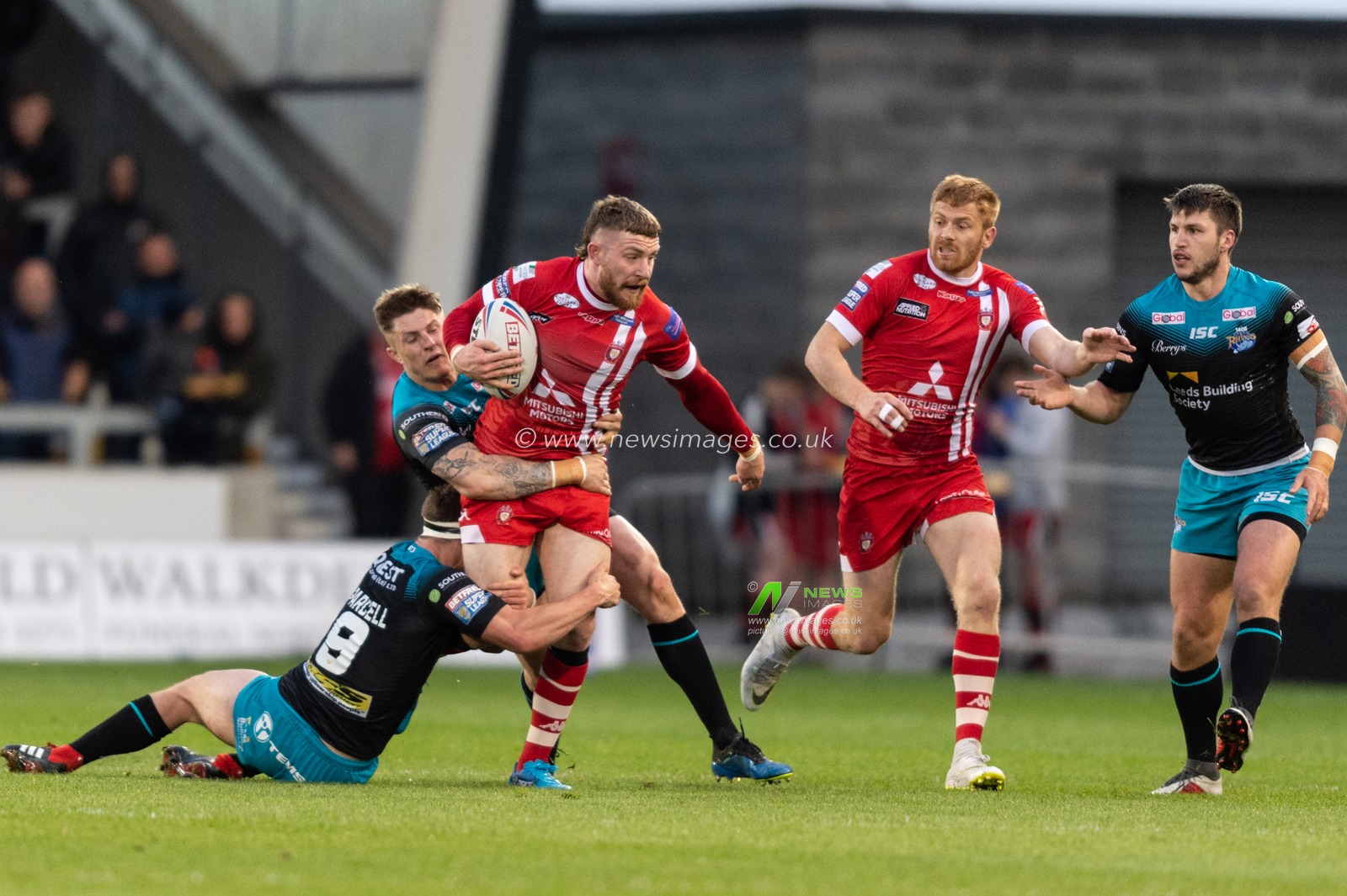 3rd May 2019 ,  AJ Bell Stadium, Salford, England;  Betfred Super League, Round 14, Salford Red Devils vs Leeds Rhinos ; Jackson Hastings of Salford Red Devils 

Credit: Richard Long/News Images