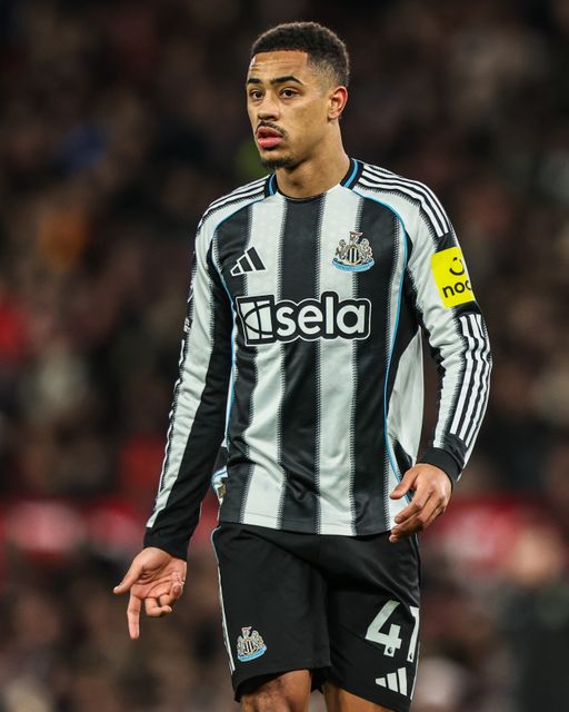 Jacob Ramsey of Newcastle United during the Premier League match Manchester United vs Newcastle United at Old Trafford, Manchester, United Kingdom, 26th December 2025

(Photo by Alfie Cosgrove/News Images)

*** GER AUT SUI OUT ***