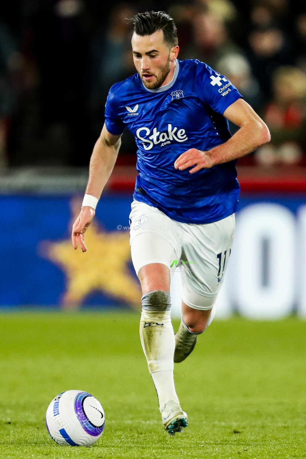 Jack Harrison of Everton runs with the ballduring the Premier League match Brentford vs Everton at The Gtech Community Stadium, London, United Kingdom, 26th February 2025

(Photo by Izzy Poles/News Images)