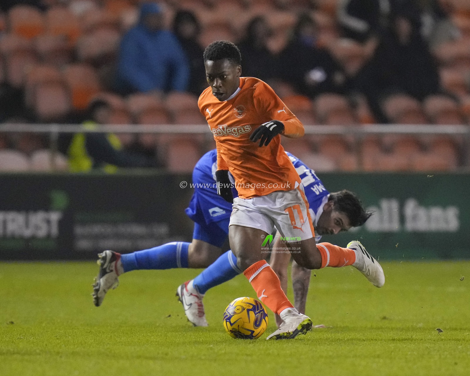 Karamoko Dembele #11 of Blackpool turns inside Tristan Crama #25 of Bristol Rovers during the Sky Bet League 1 match Blackpool vs Bristol Rovers at Bloomfield Road, Blackpool, United Kingdom, 23rd December 2023

(Photo by Steve Flynn/News Images)