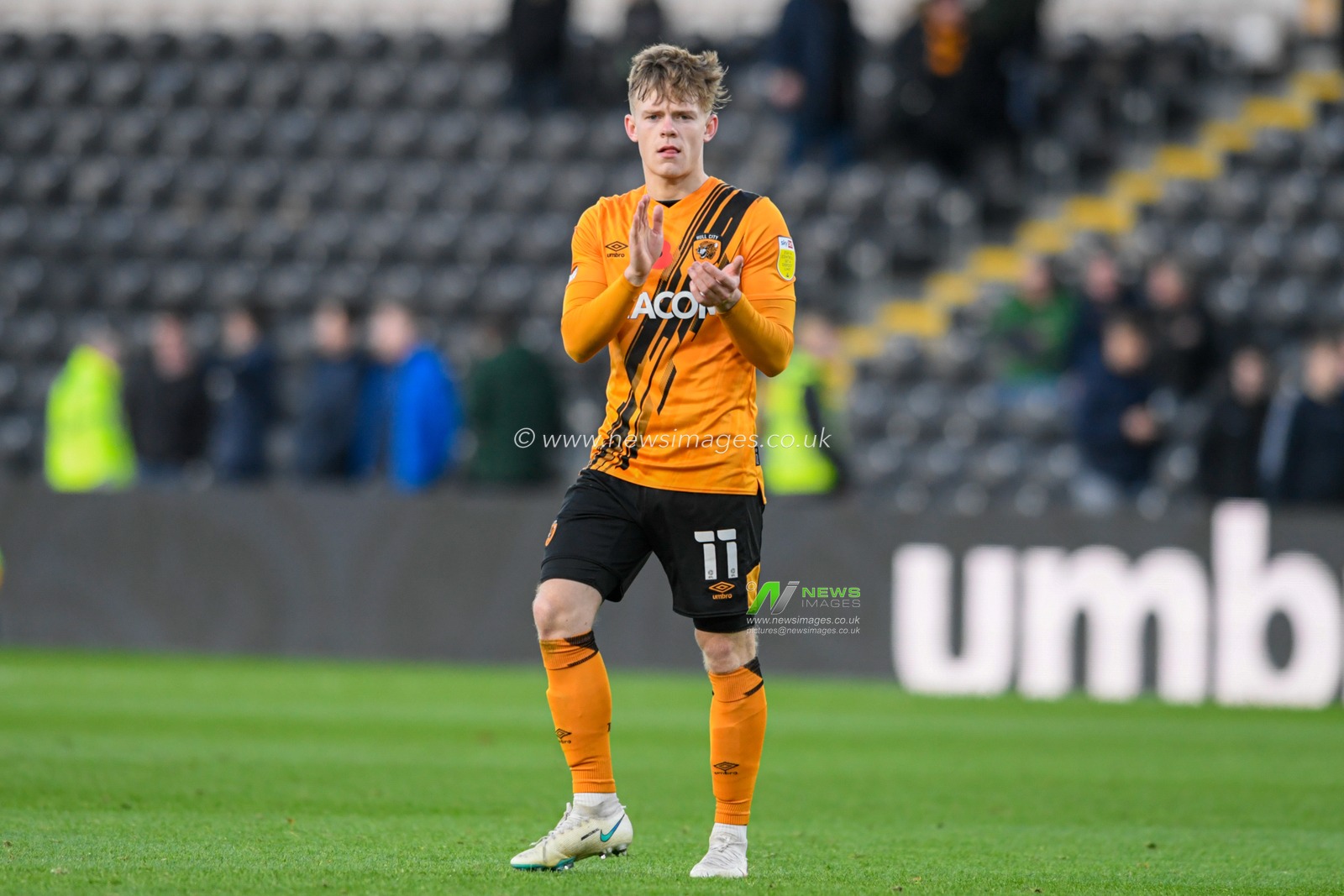 Keane Lewis-Potter #11 of Hull City applauds the home supporters at the end of the game after his side lost 0-1 to Coventry City