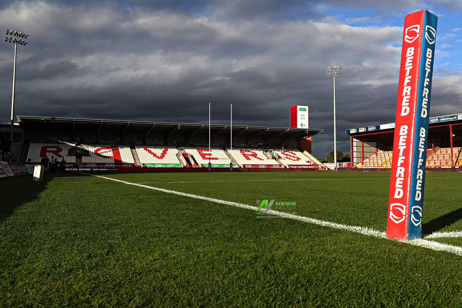 A general view of Sewell Group Craven Park before the Betfred Super League round 27 match Hull KR vs Warrington Wolves at Sewell Group Craven Park, Kingston upon Hull, United Kingdom, 18th September 2025(Photo by Sam Eaden/News Images)