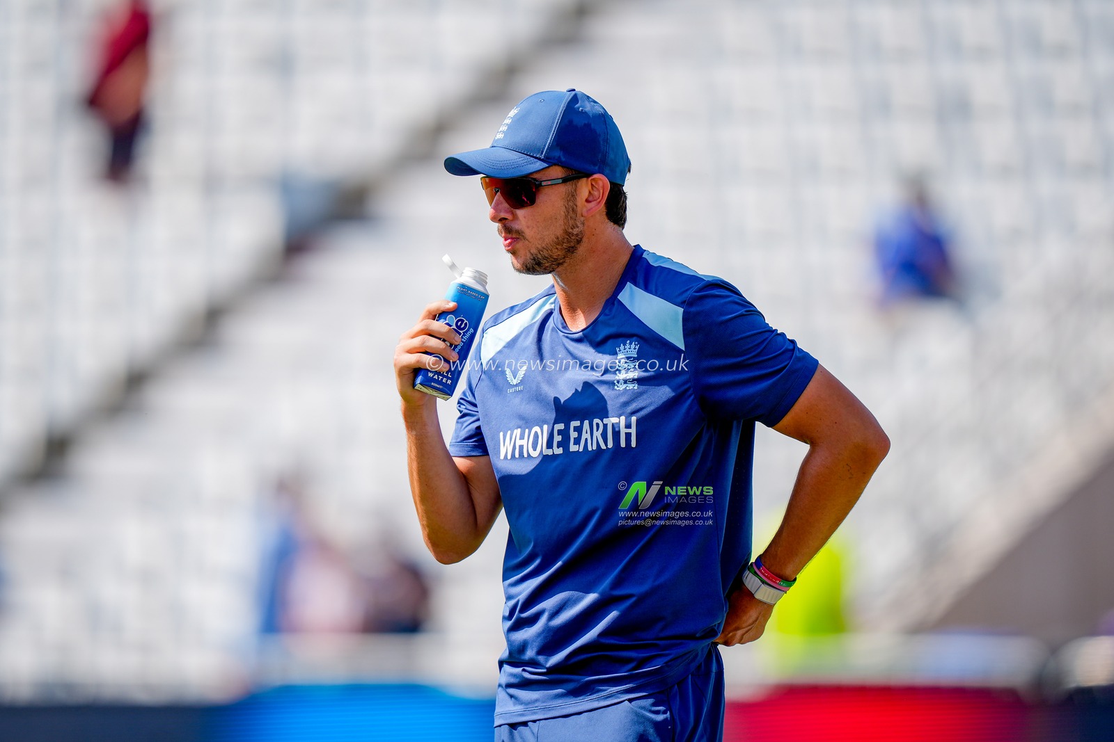 Josh Tongue of England in the pre-game warm up during the 3rd Rothesay Test Match Day 1 match England vs New Zealand at Trent Bridge, Nottingham, United Kingdom on 25 June 2026

(Photo by Maynard Manyowa/News Images)