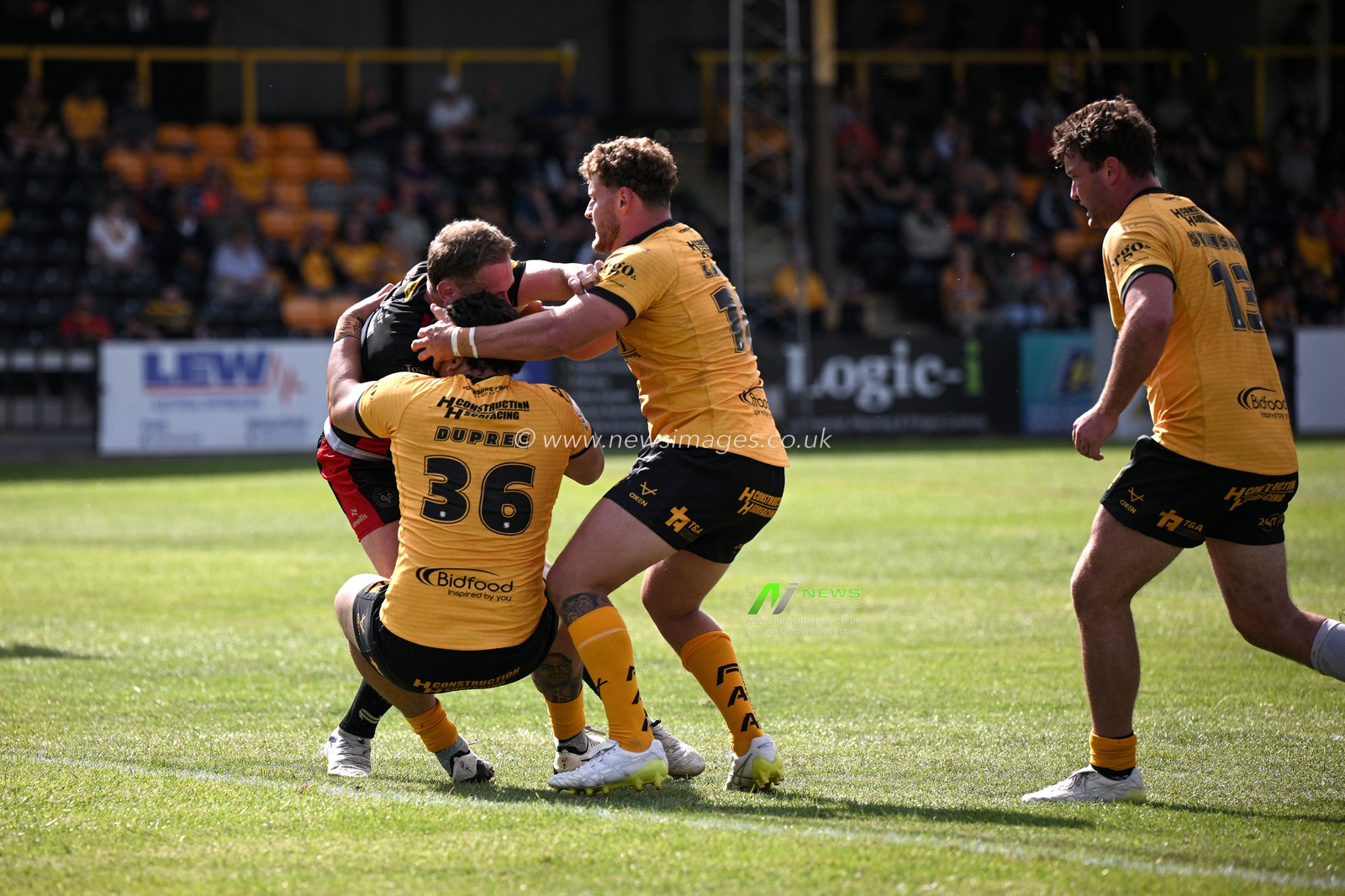 Ben Currie of Warrington Wolves makes a try during the Betfred Super League round 21 match Castleford Tigers vs Warrington Wolves at OneBore Stadium, Castleford, Untied Kingdom on 01 August 2026

(Photo by Ben Roberts/News Images)
