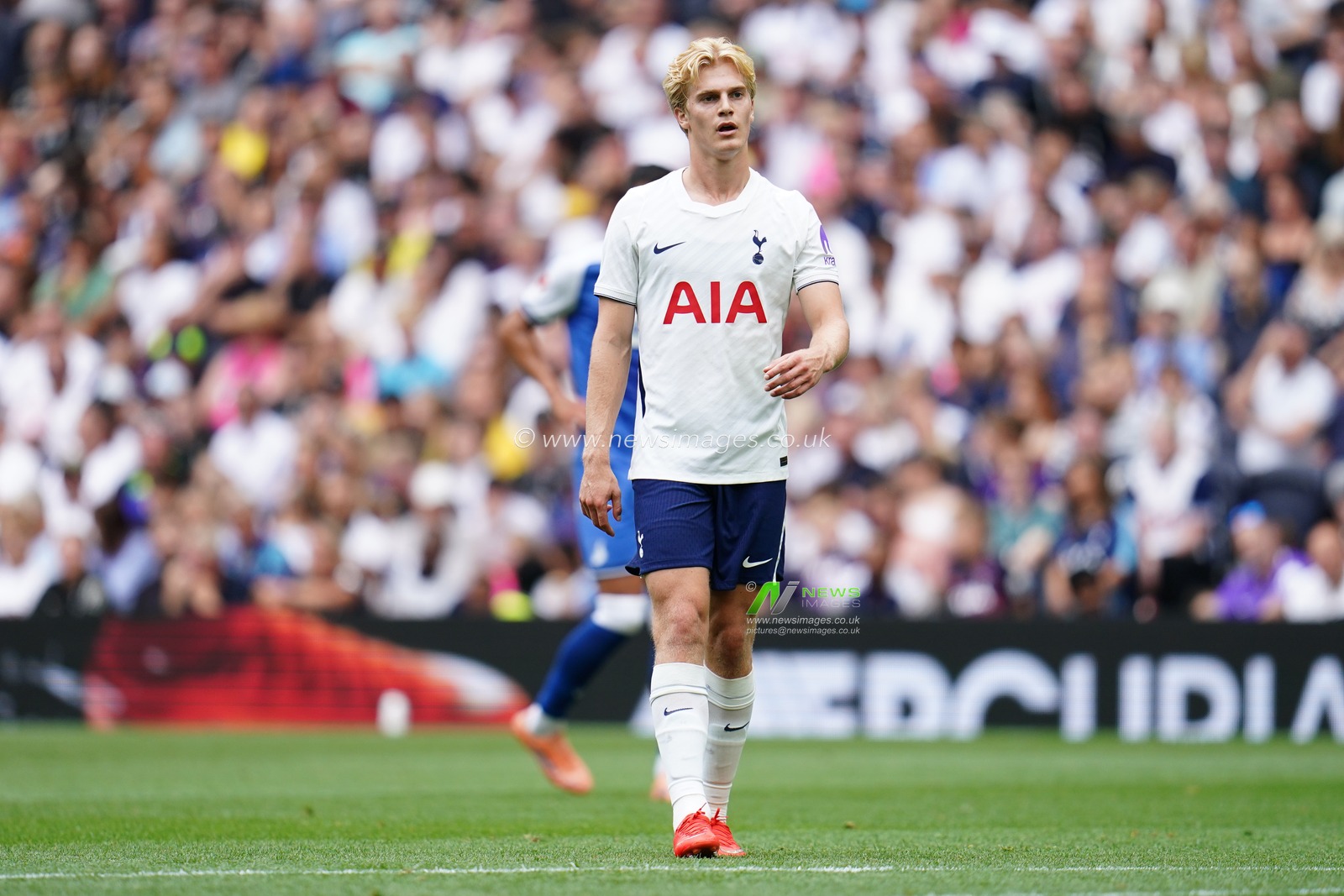 Lucas Bergvall of Tottenham Hotspur during the pre-season friendly match Tottenham Hotspur vs Hoffenheim at Tottenham Hotspur Stadium, London, United Kingdom on 15 August 2026

(Photo by Harvey Murphy/News Images)