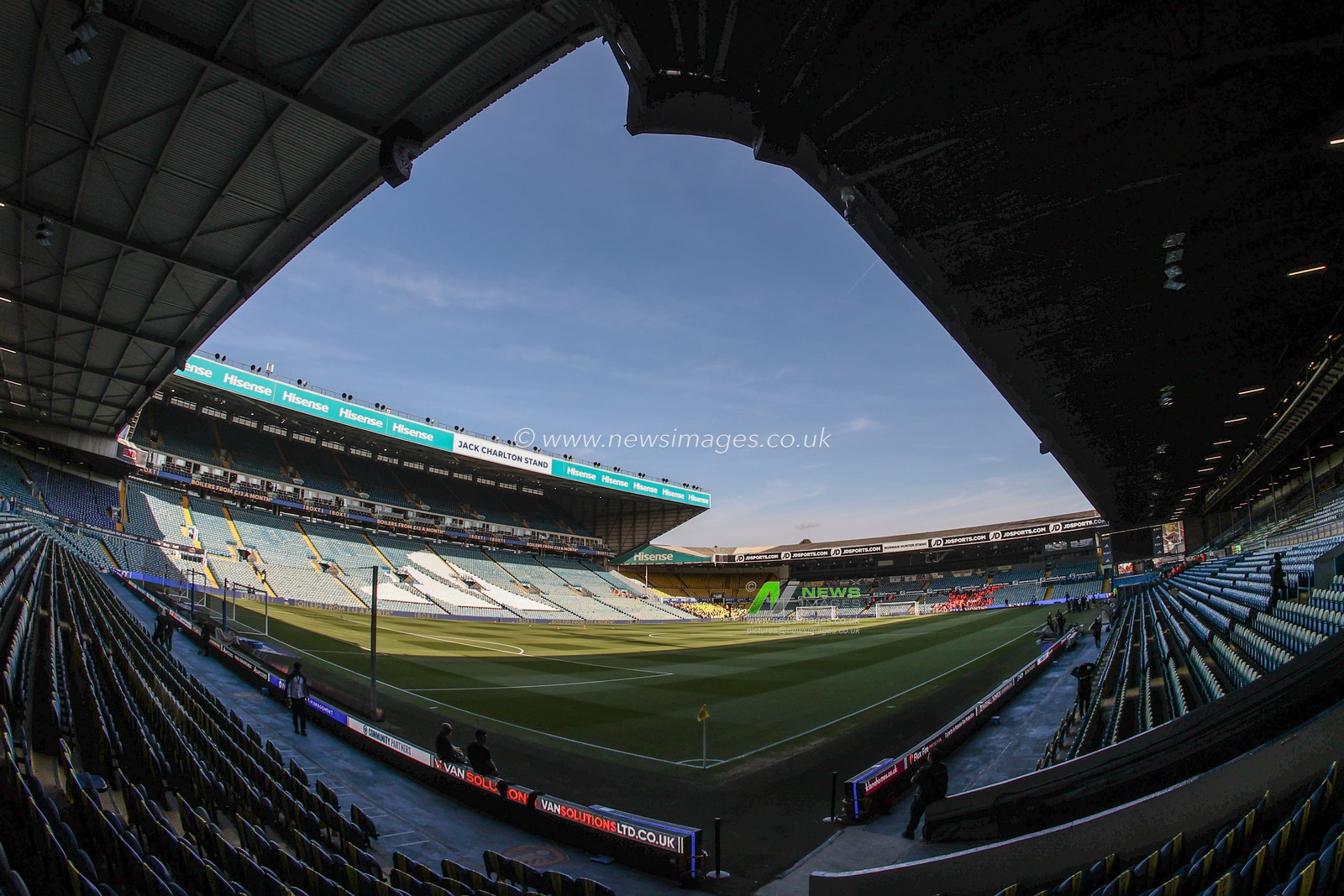 A general view of Elland Road during the Sky Bet Championship match Leeds United vs Bristol City at Elland Road, Leeds, United Kingdom, 28th April 2025

(Photo by Alfie Cosgrove/News Images)