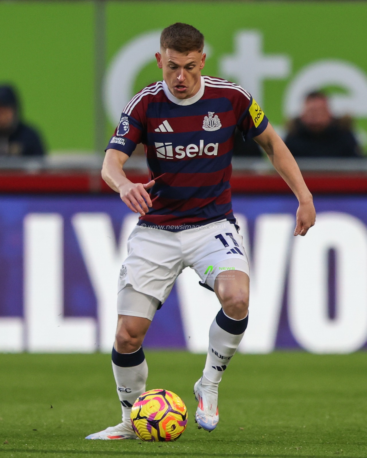 Harvey Barnes of Newcastle United during the Premier League match Brentford vs Newcastle United at The Gtech Community Stadium, London, United Kingdom, 7th December 2024

(Photo by Alfie Cosgrove/News Images)