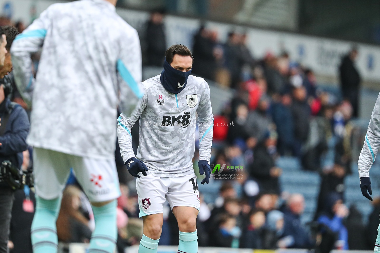 Connor Roberts of Burnley warming up before the Sky Bet Championship match Blackburn Rovers vs Burnley at Ewood Park, Blackburn, United Kingdom, 4th January 2025

(Photo by Jorge Horsted/News Images)