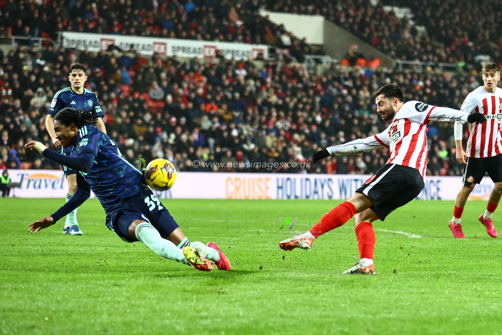 Djed Spence #39 of Leeds United blocks a shot from Patrick Roberts #10 of Sunderland at close range during the Sky Bet Championship match Sunderland vs Leeds United at Stadium Of Light, Sunderland, United Kingdom, 12th December 2023

(Photo by Mark Cosgrove/News Images)