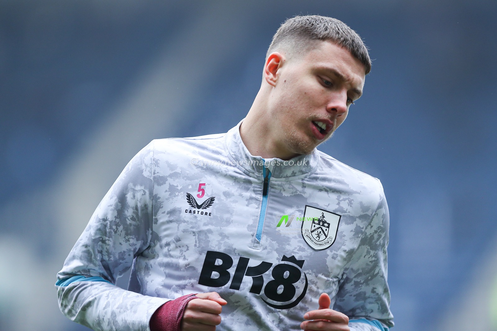 Maxime EstÃ¨ve of Burnley warming up ahead of the Sky Bet Championship match Preston North End vs Burnley at Deepdale, Preston, United Kingdom, 15th February 2025

(Photo by Jorge Horsted/News Images)