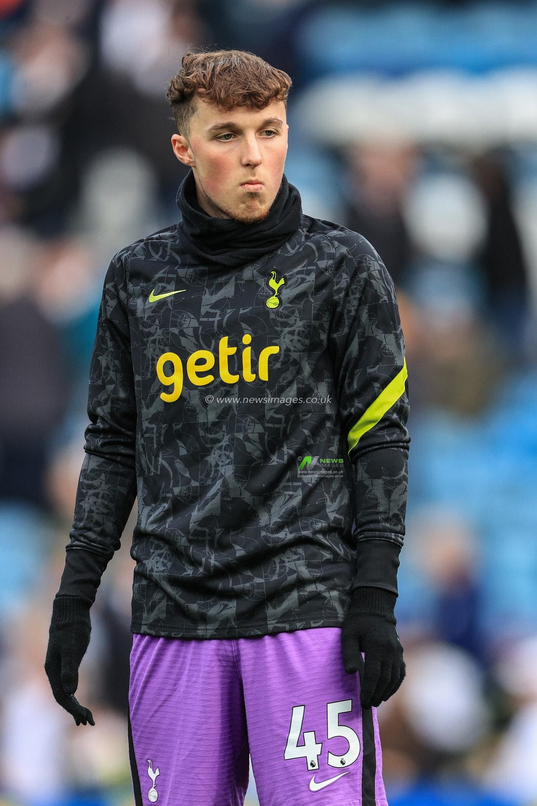 Alfie Devine #45 of Tottenham Hotspur during the pre-game warmup