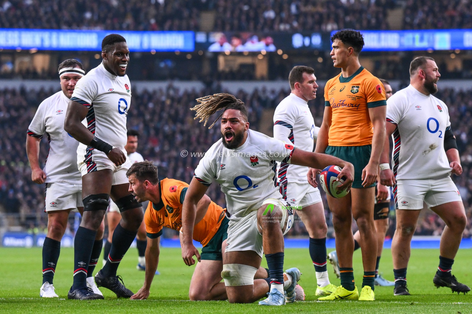 Chandler Cunningham-South of England celebrates his try during the Autumn Nations Series match England vs Australia at Allianz Stadium, Twickenham, United Kingdom, 8th November 2024

(Photo by Craig Thomas/News Images)