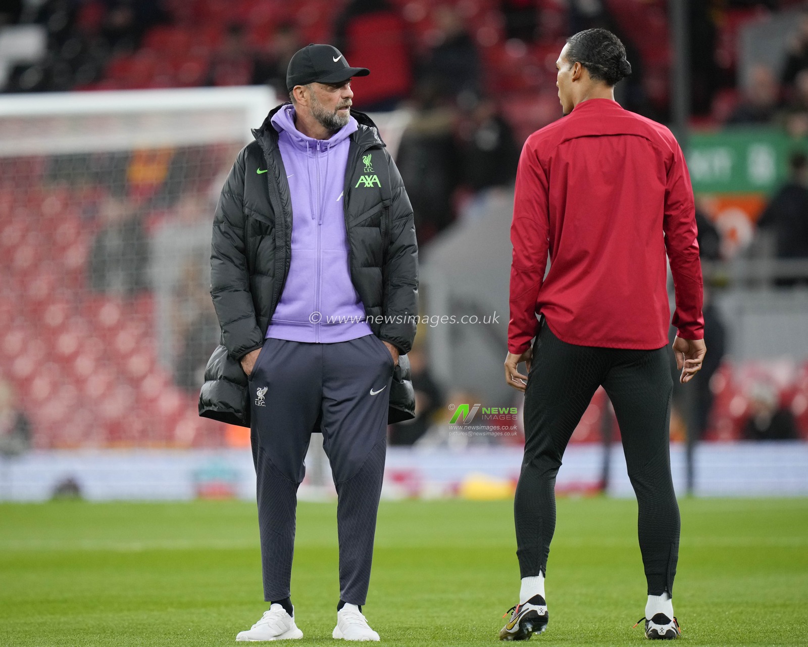 JÃ¼rgen Klopp manager off Liverpool speaks with Virgil van Dijk #4 of Liverpool during the  warm up before the Carabao Cup Third Round match Liverpool vs Leicester City at Anfield, Liverpool, United Kingdom, 27th September 2023

(Photo by Steve Flynn/News Images)