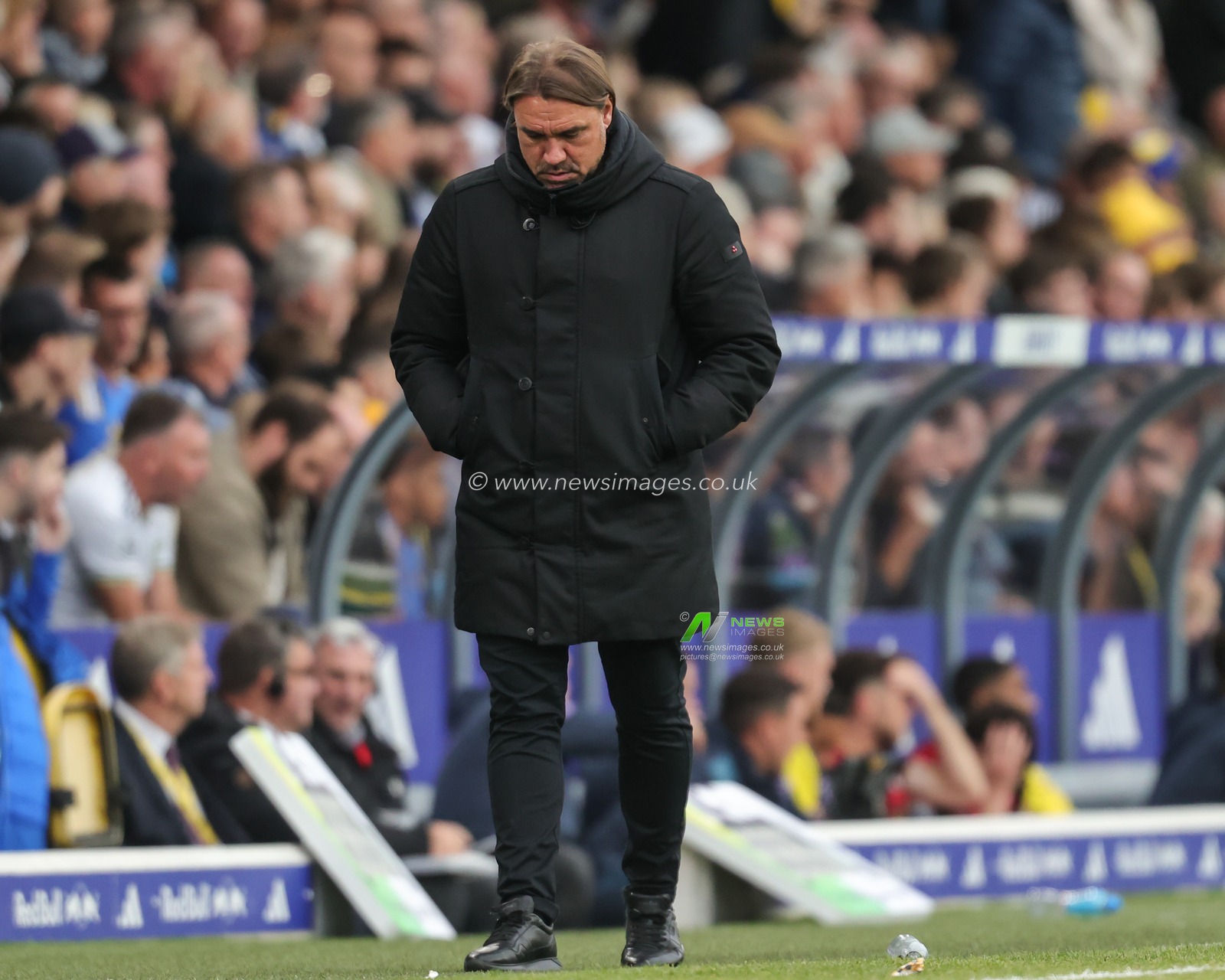 Daniel Farke  manager of Leeds United during the Premier League match Leeds United vs Bournemouth at Elland Road, Leeds, United Kingdom, 27th September 2025

(Photo by Richard Bierton/News Images)