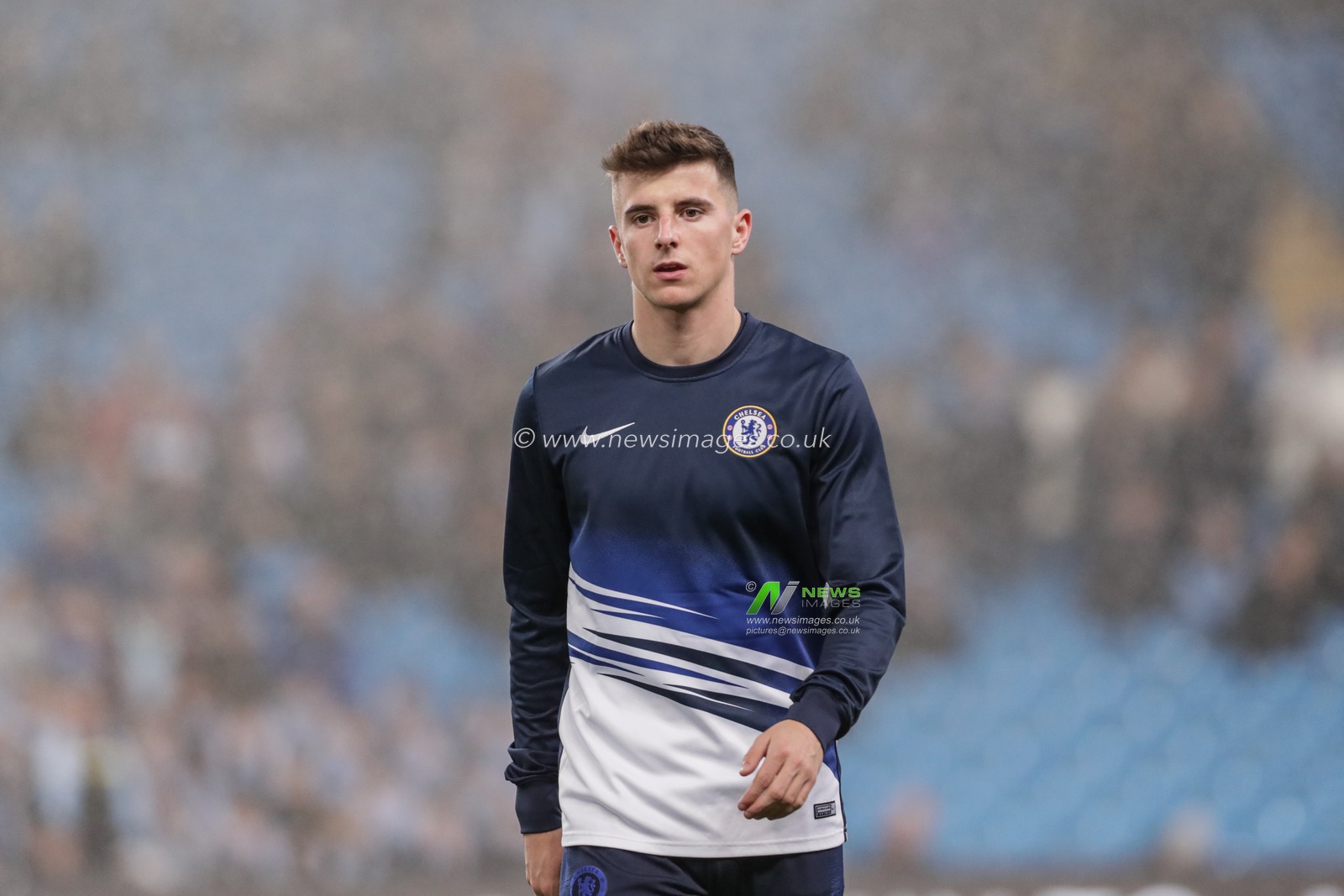 23rd November 2019, Etihad Stadium, Manchester, England; Premier League, Manchester City v Chelsea : Mason Mount (19) of Chelsea during the pre-game warmup 

Credit: Mark Cosgrove/News Images