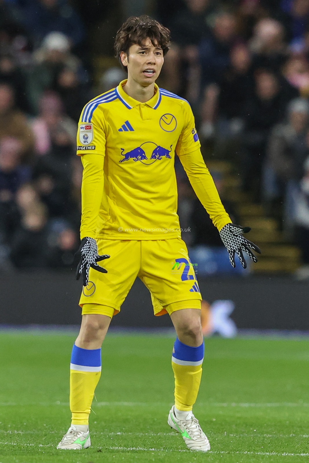Ao Tanaka of Leeds United during the Sky Bet Championship match Burnley vs Leeds United at Turf Moor, Burnley, United Kingdom, 27th January 2025

(Photo by Alfie Cosgrove/News Images)