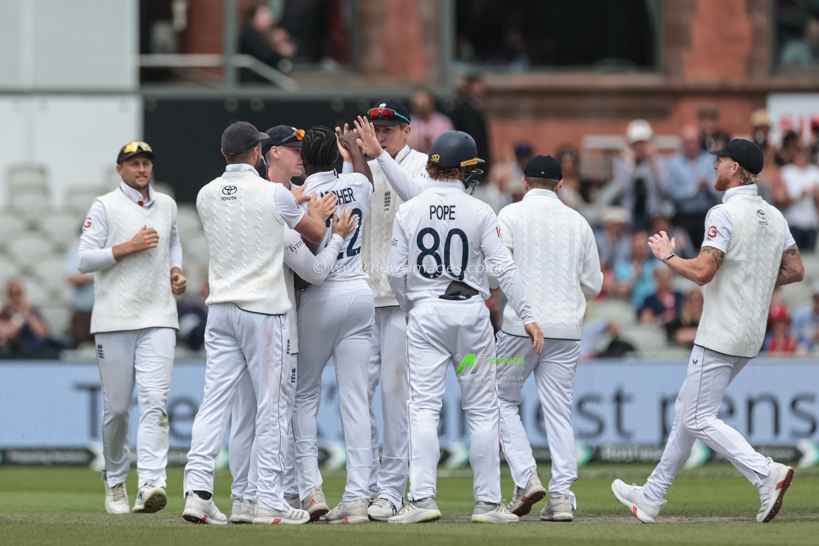 Jofra Archer of England Celebrates the wicket of India captain Shubman Gill during the 4th Rothesay Test Match Day 5 England vs India at Old Trafford Cricket Ground, Manchester, United Kingdom, 27th July 2025

(Photo by Mark Cosgrove/News Images)