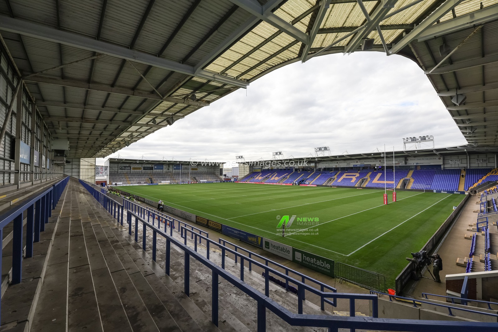 A general view of the Halliwell Jones Stadium during the Betfred Super League Round 22 match Warrington Wolves vs Catalans Dragons at Halliwell Jones Stadium, Warrington, United Kingdom, 14th August 2025

(Photo by Mark Cosgrove/News Images)