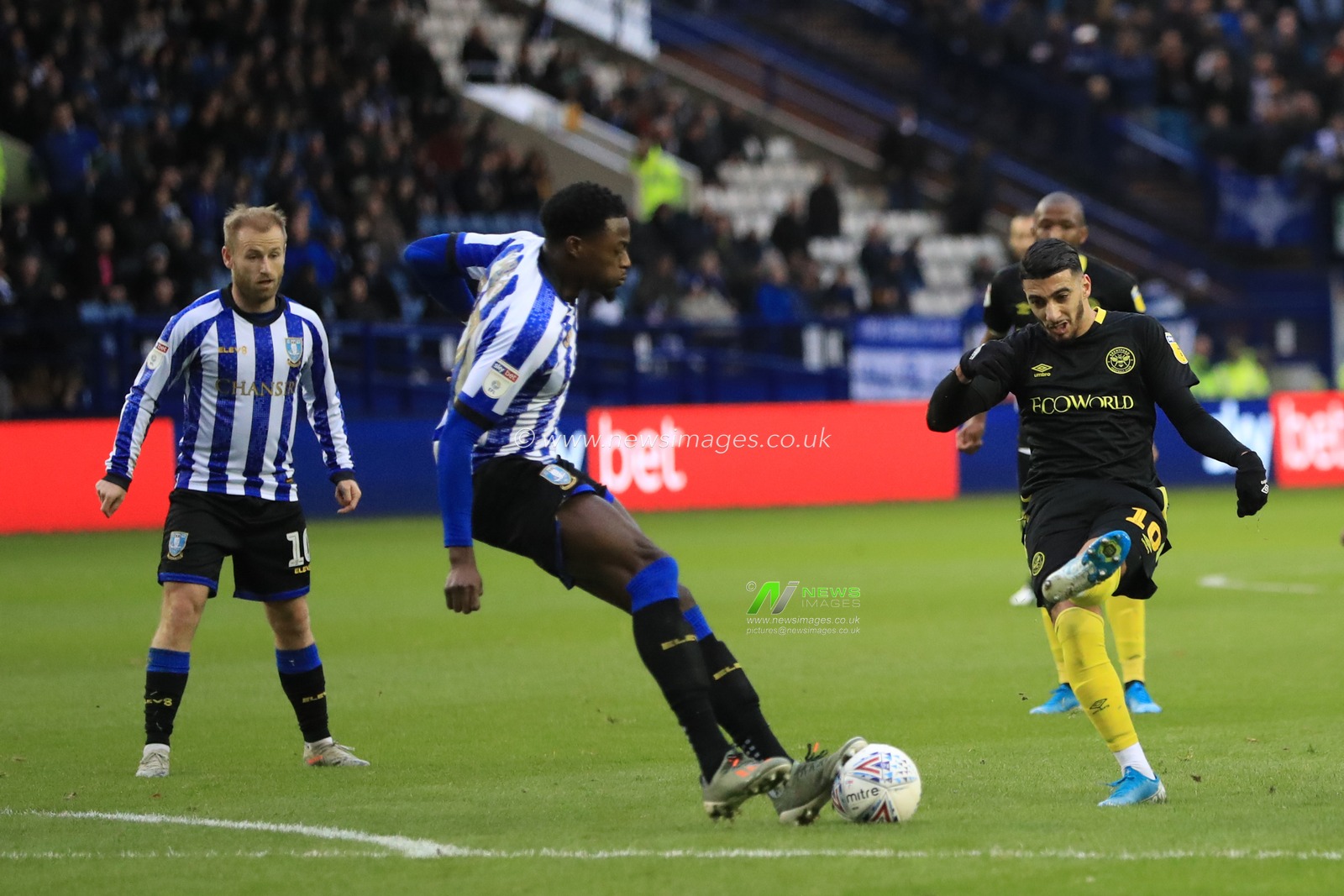 7th December 2019, Hillsborough, Sheffield, England; Sky Bet Championship, Sheffield Wednesday v Brentford : Said Benrahma (10) of Brentford sees his shot deflected by Dominic Iorfa (27) of Sheffield Wednesday 

Credit: Mark Cosgrove/News Images