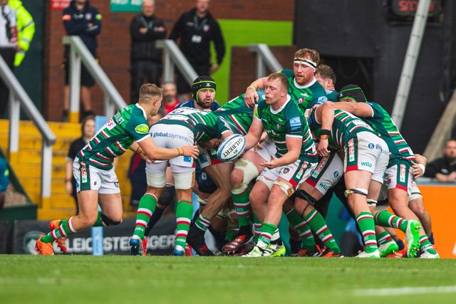 Tommy Reffell of Leicester Tigers offloads to Jack van Poortvliet of Leicester Tigers during the Gallagher Premiership Play-off Semi-final Leicester Tigers vs Sale Sharks at Mattioli Woods Welford Road Stadium, Leicester, United Kingdom, 7th June 2025

(Photo by Craig Evans/News Images)