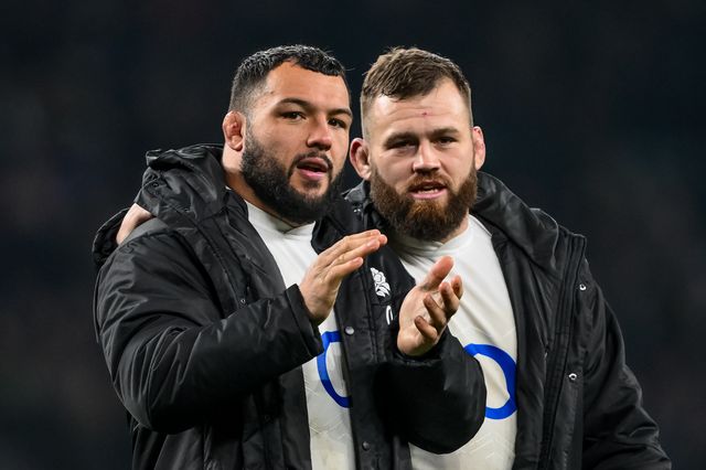 Ellis Genge and Luke Cowan-Dickie of England applauds the fans at the end of the 2025 Guinness 6 Nations match England vs France at Allianz Stadium,, Twickenham, United Kingdom, 8th February 2025

(Photo by Craig Thomas/News Images)
